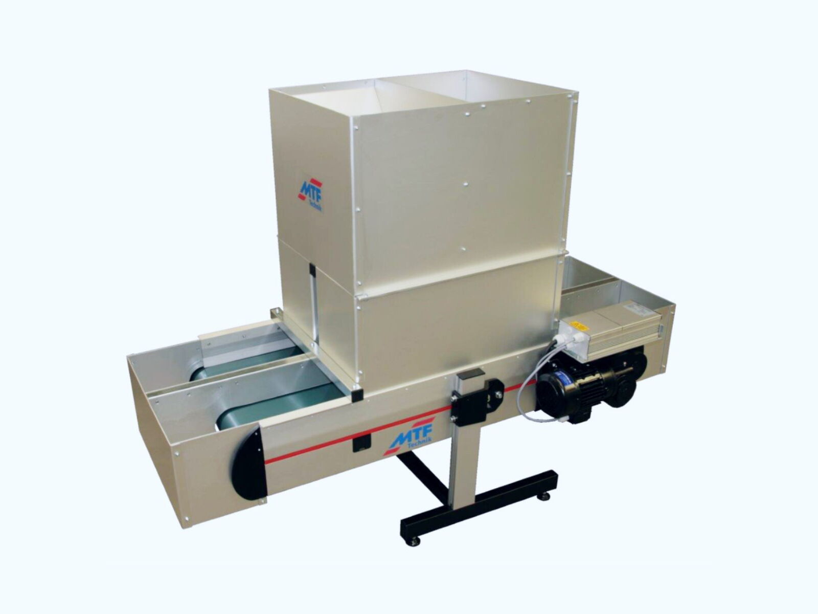 GL-HE 020 straight belt conveyor with separate tracks and split hopper for separate transport of different injection moulding parts