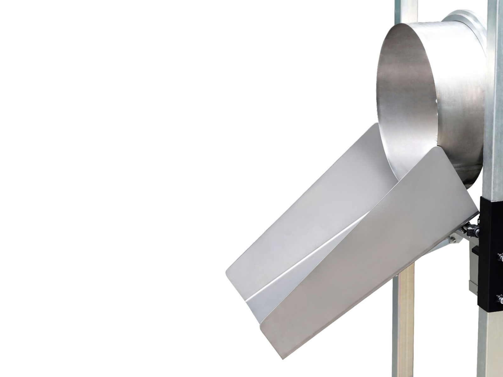 Outlet chute