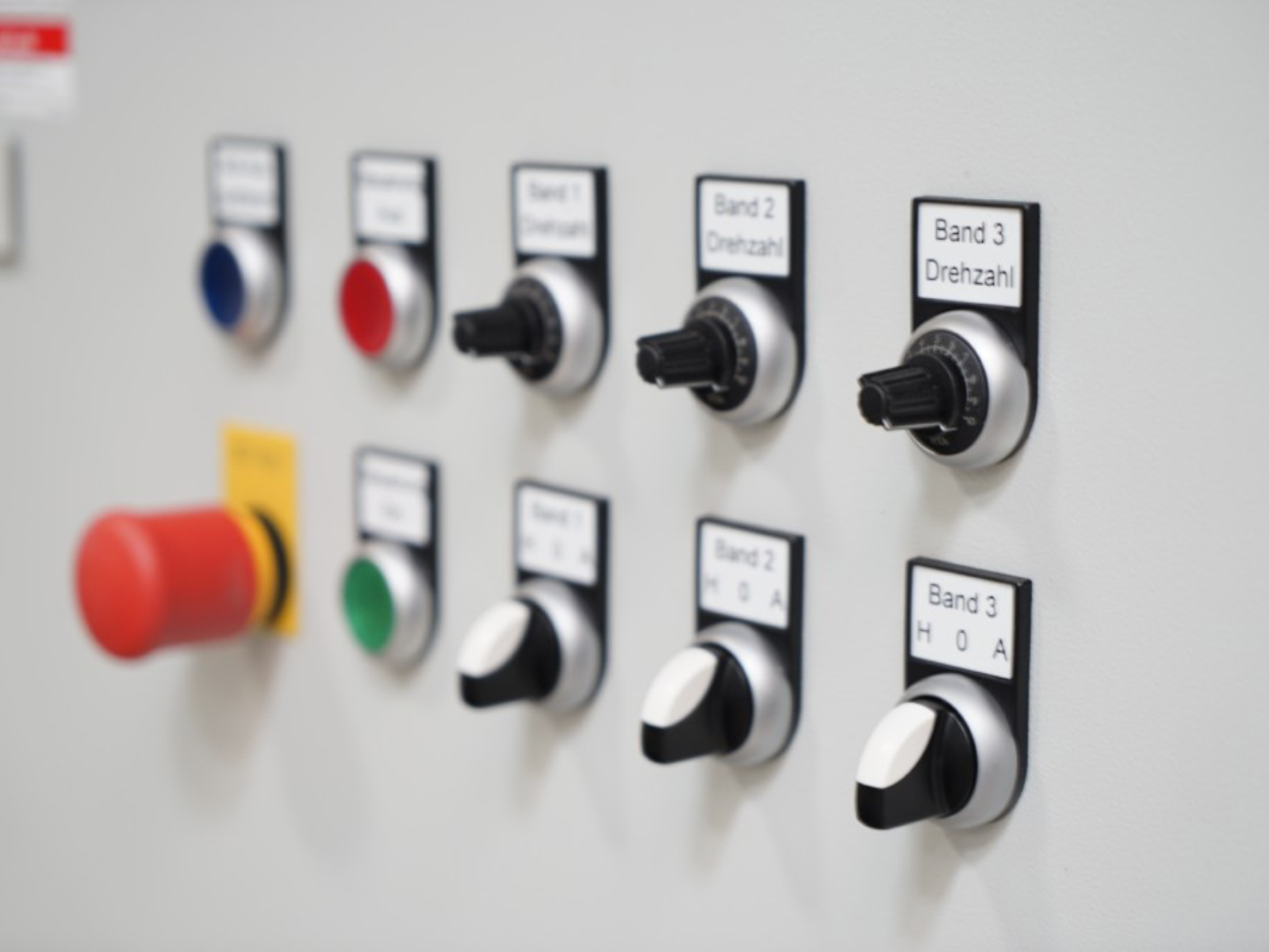 Manual control elements