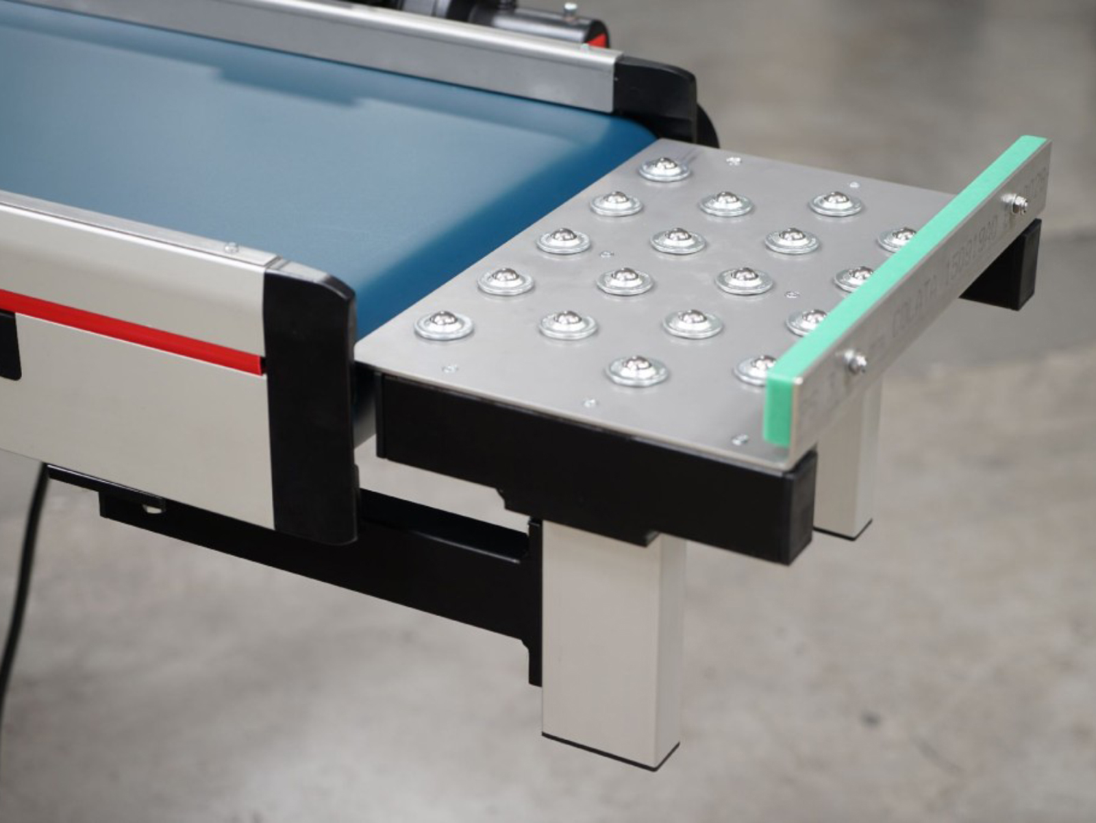 Ball roller table