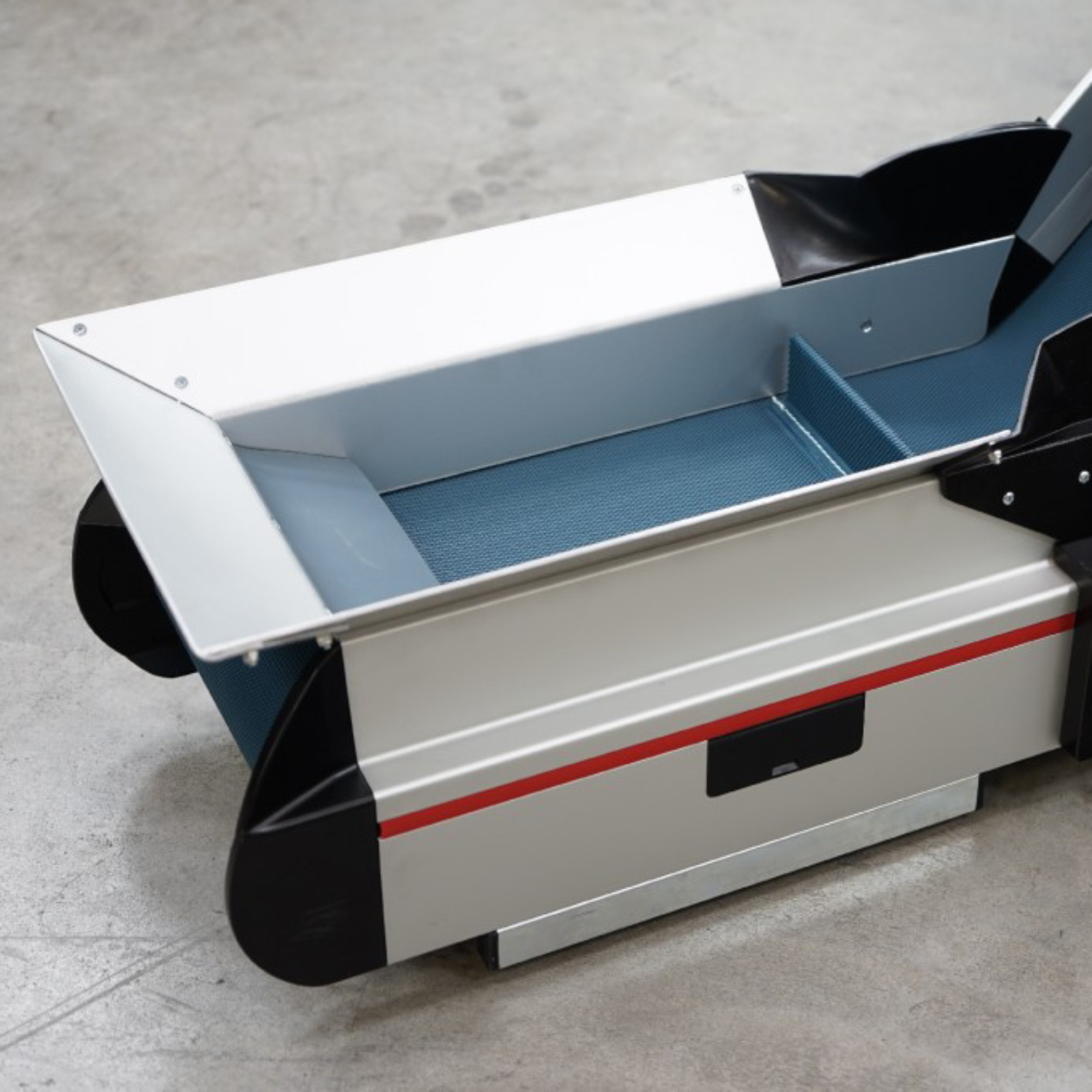 Cleat protection skids
